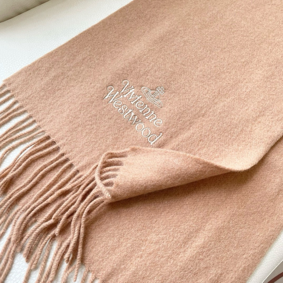 ✨✨英国朋克教母“西太后Vivienne Westwood”最爱的土星❗❗从精神上，Vivenne We