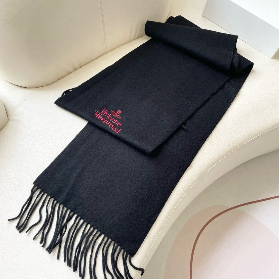 ✨✨英国朋克教母“西太后Vivienne Westwood”最爱的土星❗❗从精神上，Vivenne We