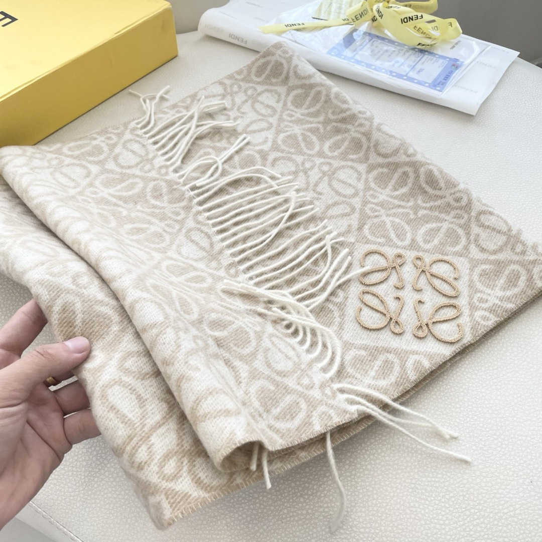 👑👑新款顶级原单中性款‼️罗意威【LW条纹长巾】很幸運拿到這個品牌的東西，真的不多見，很少在國內做訂單，