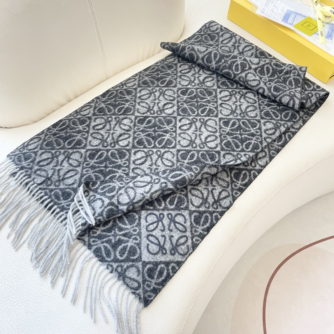 👑👑新款顶级原单中性款‼️罗意威【LW条纹长巾】很幸運拿到這個品牌的東西，真的不多見，很少在國內做訂單，