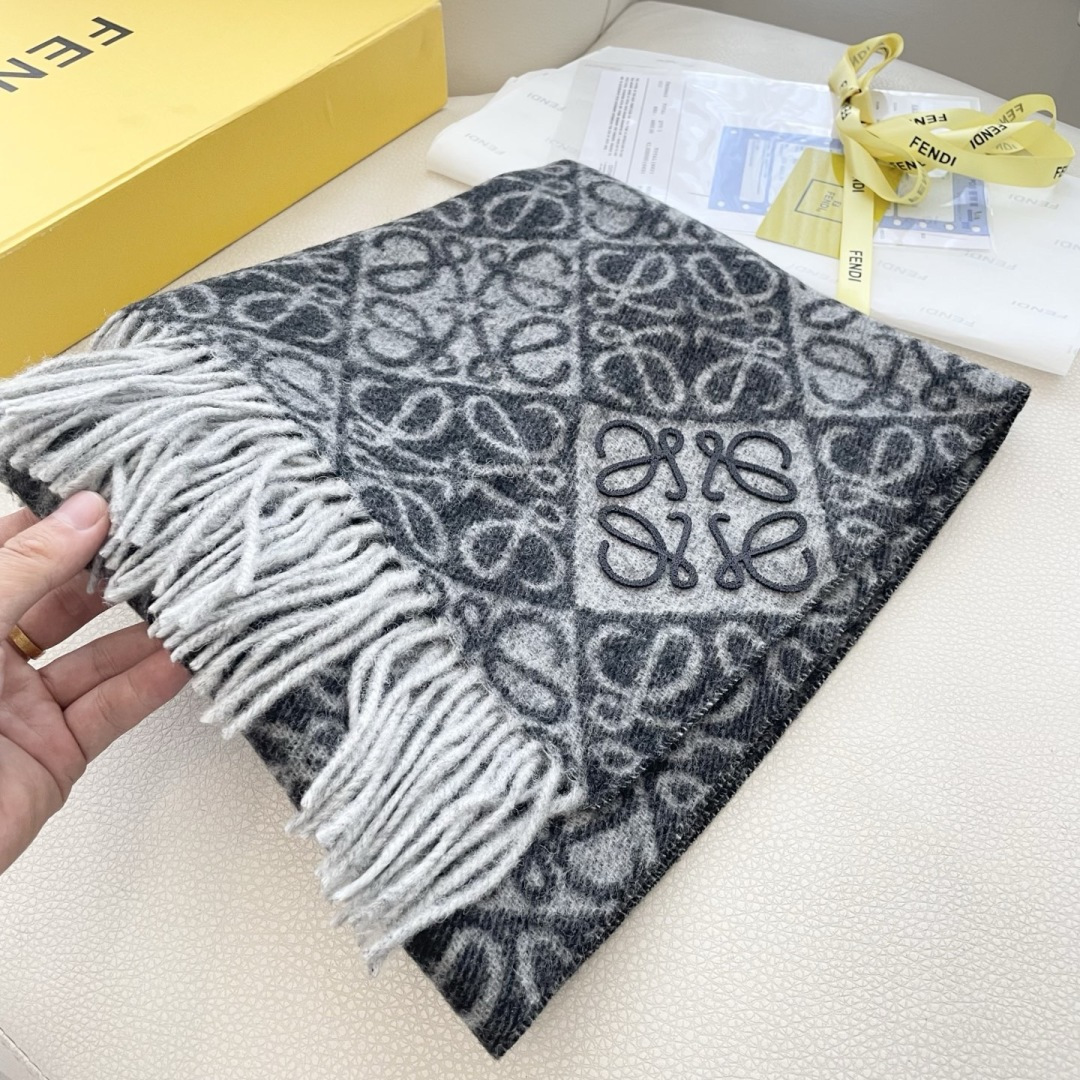 👑👑新款顶级原单中性款‼️罗意威【LW条纹长巾】很幸運拿到這個品牌的東西，真的不多見，很少在國內做訂單，