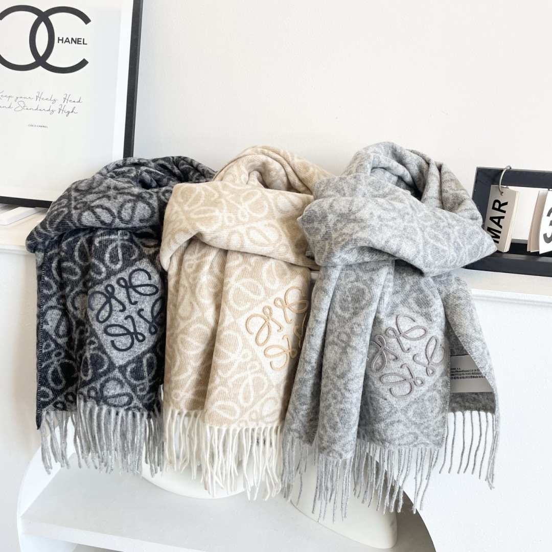 👑👑新款顶级原单中性款‼️罗意威【LW条纹长巾】很幸運拿到這個品牌的東西，真的不多見，很少在國內做訂單，