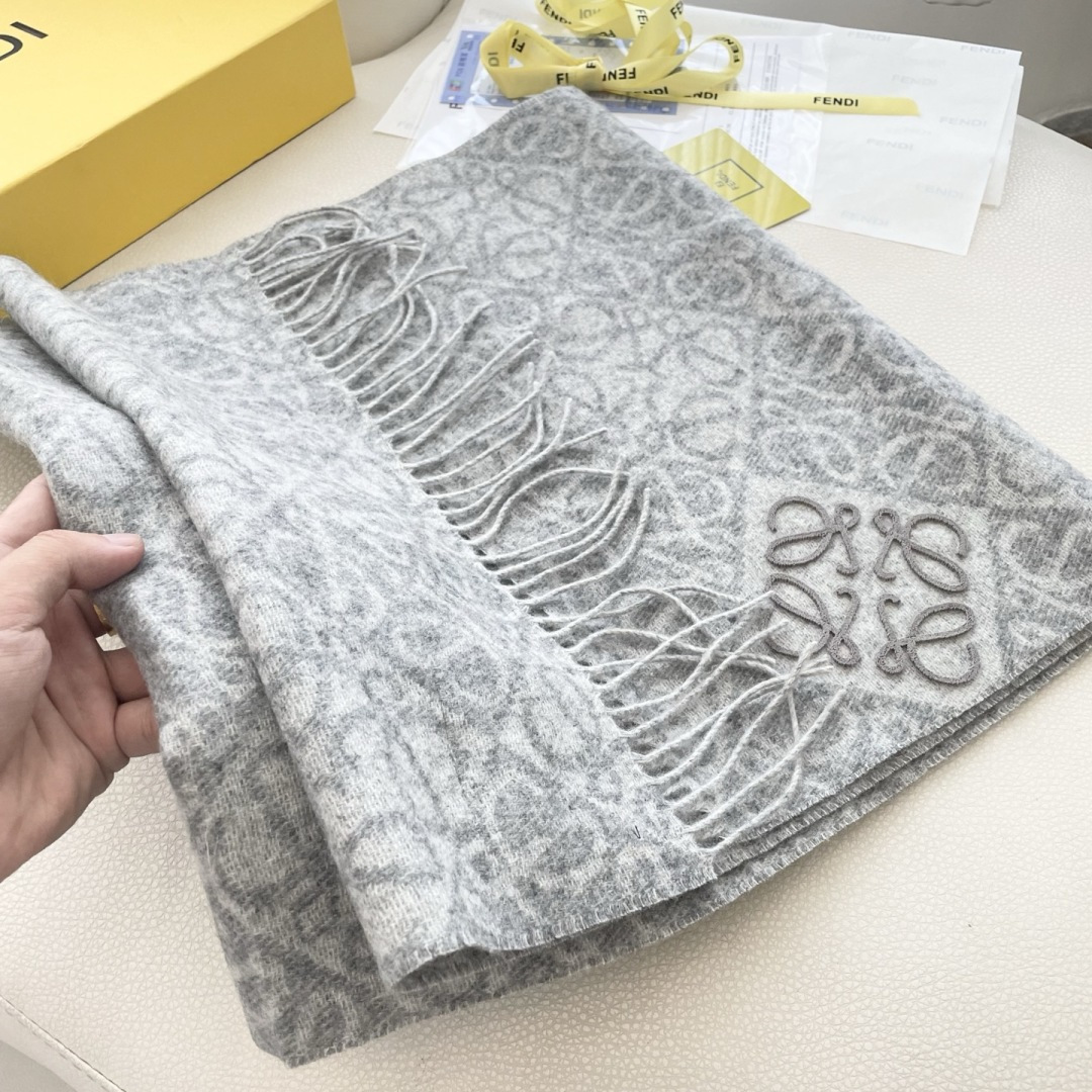 👑👑新款顶级原单中性款‼️罗意威【LW条纹长巾】很幸運拿到這個品牌的東西，真的不多見，很少在國內做訂單，