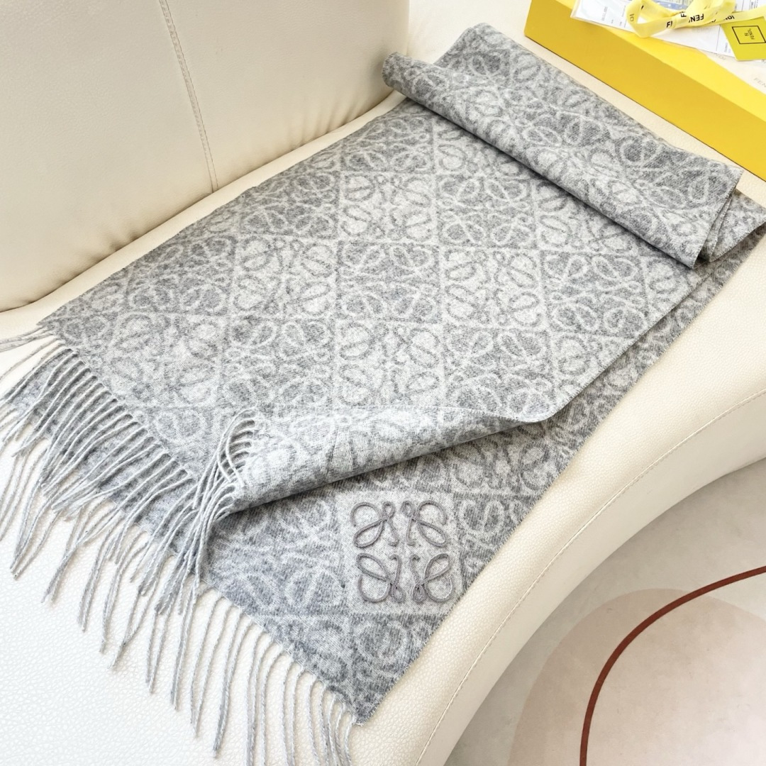 👑👑新款顶级原单中性款‼️罗意威【LW条纹长巾】很幸運拿到這個品牌的東西，真的不多見，很少在國內做訂單，