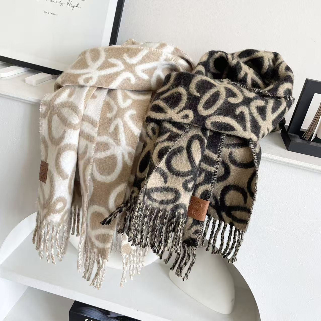 👑👑顶级原单中性款‼️罗意威【LW条纹长巾】很幸運拿到這個品牌的東西，真的不多見，很少在國內做訂單，款式