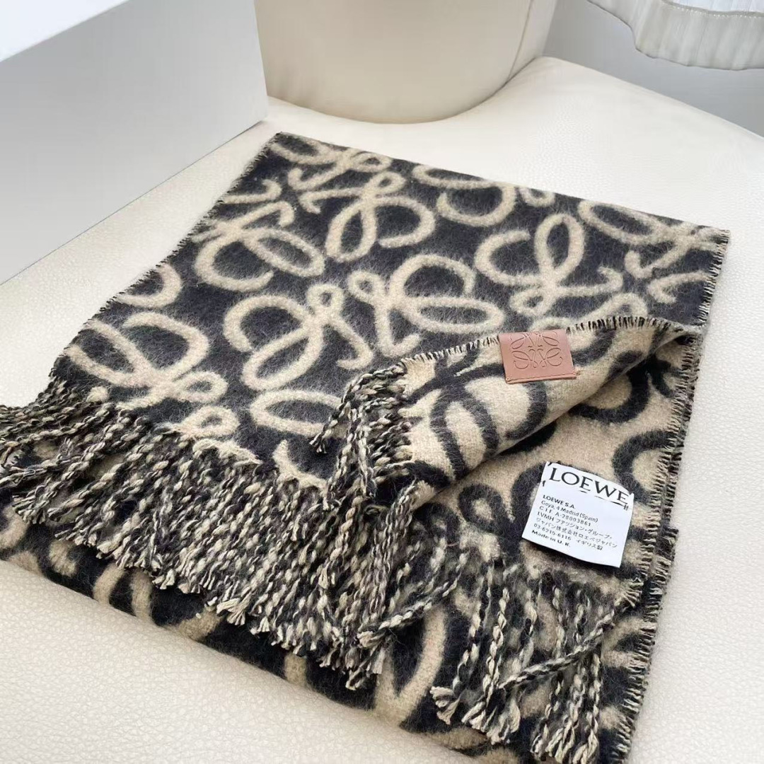 👑👑顶级原单中性款‼️罗意威【LW条纹长巾】很幸運拿到這個品牌的東西，真的不多見，很少在國內做訂單，款式