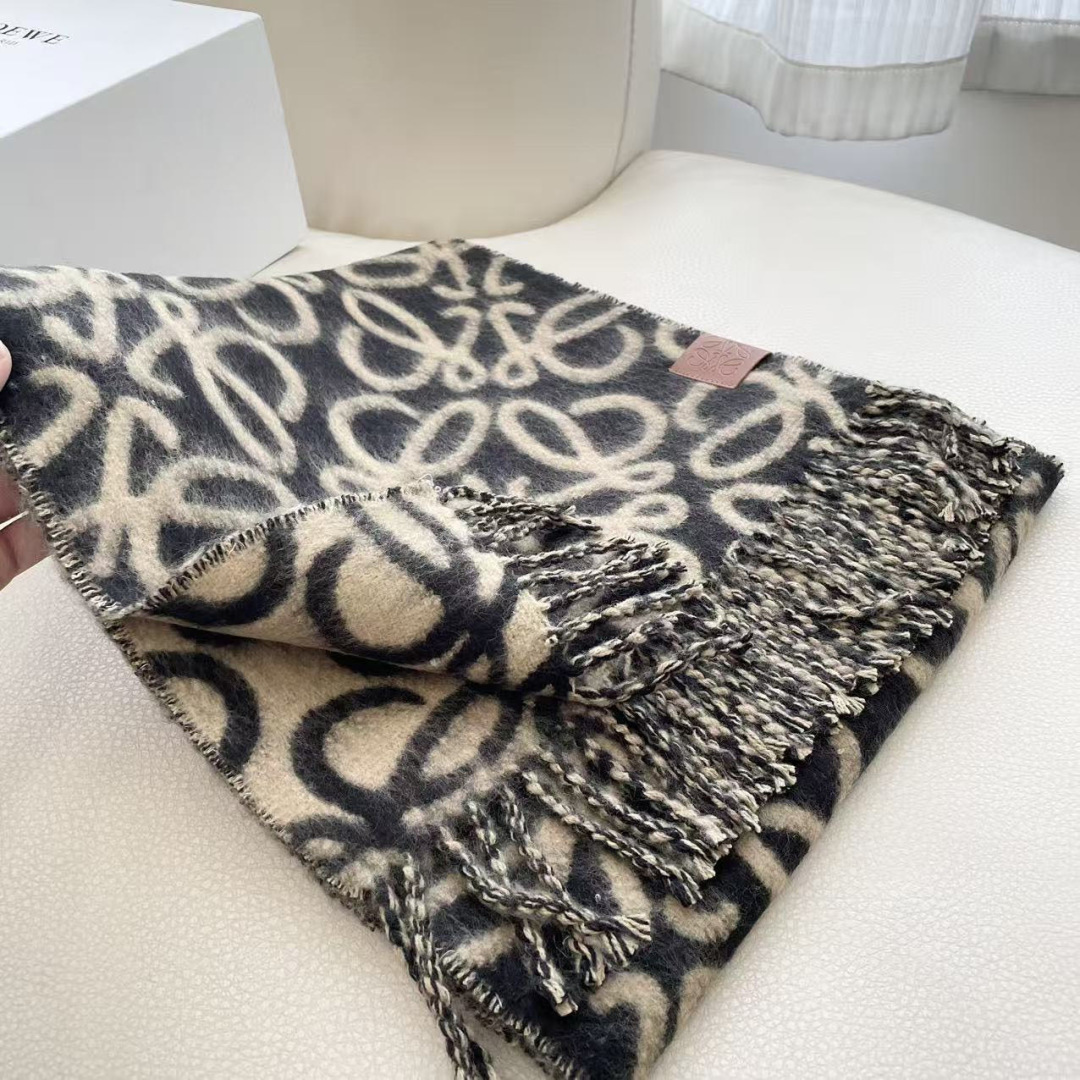 👑👑顶级原单中性款‼️罗意威【LW条纹长巾】很幸運拿到這個品牌的東西，真的不多見，很少在國內做訂單，款式