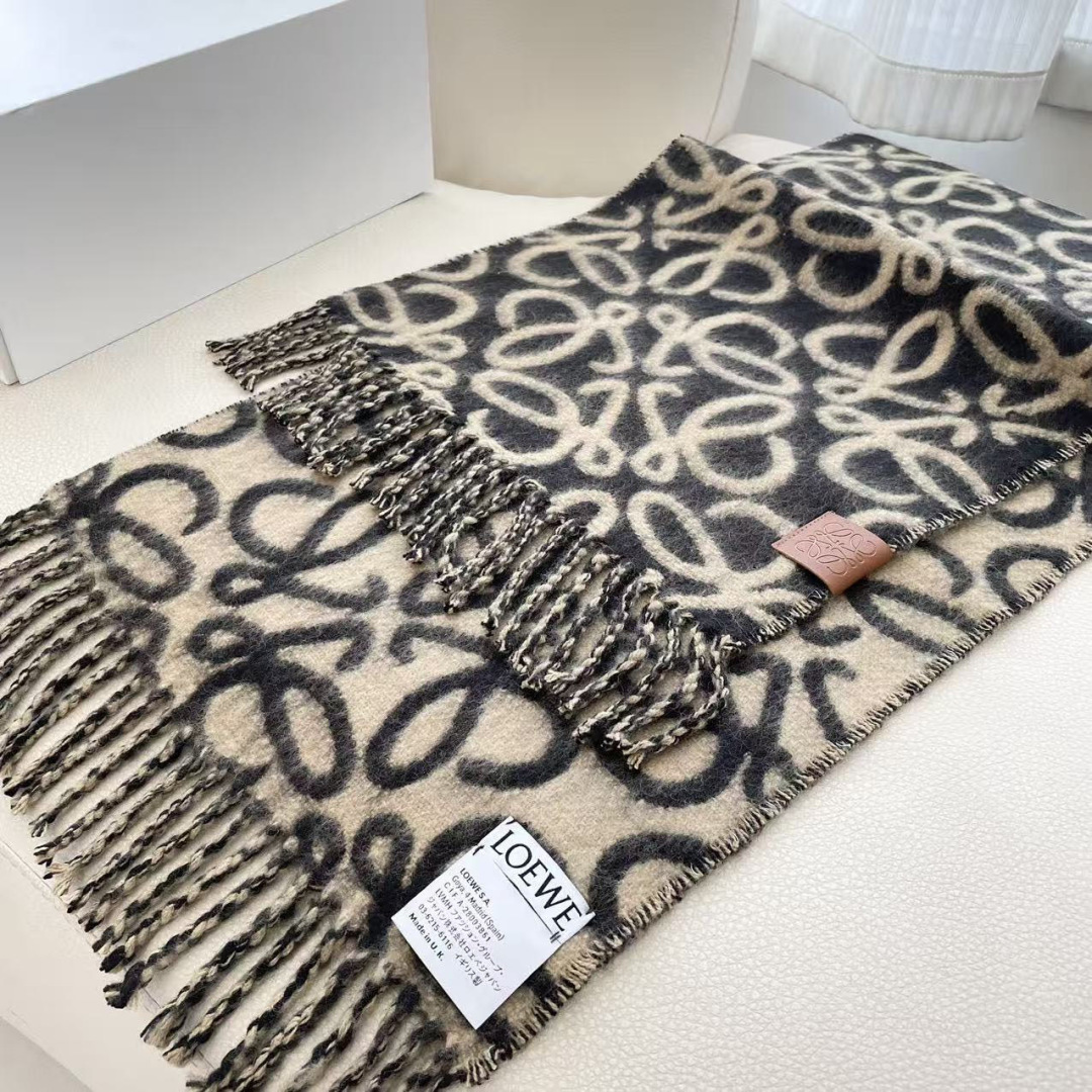 👑👑顶级原单中性款‼️罗意威【LW条纹长巾】很幸運拿到這個品牌的東西，真的不多見，很少在國內做訂單，款式