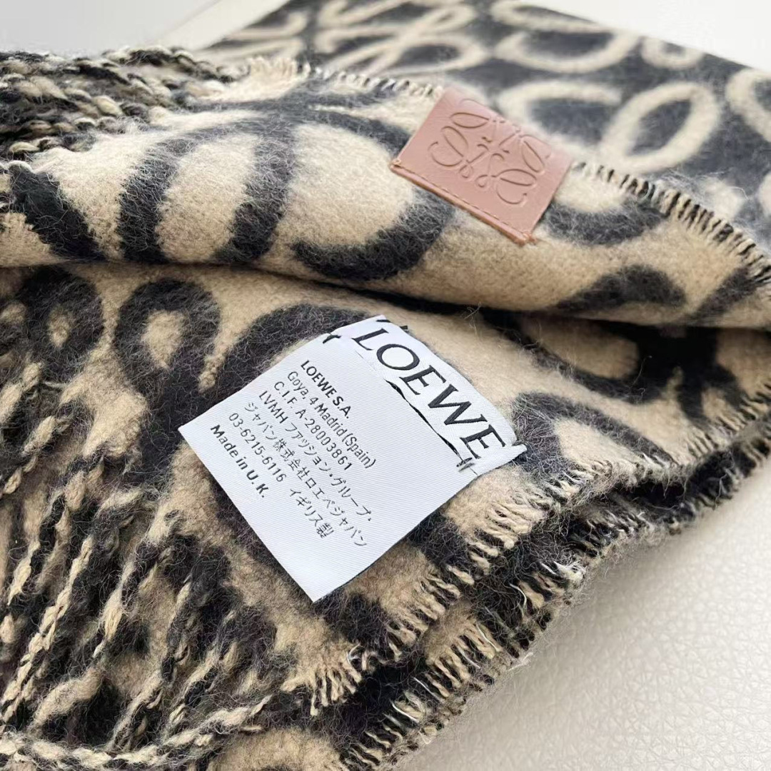 👑👑顶级原单中性款‼️罗意威【LW条纹长巾】很幸運拿到這個品牌的東西，真的不多見，很少在國內做訂單，款式