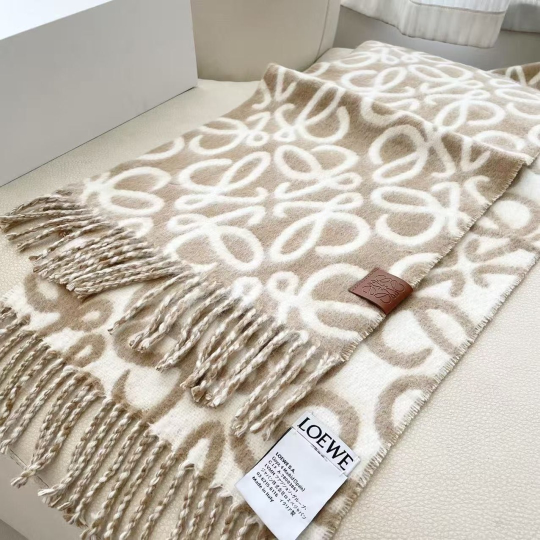 👑👑顶级原单中性款‼️罗意威【LW条纹长巾】很幸運拿到這個品牌的東西，真的不多見，很少在國內做訂單，款式