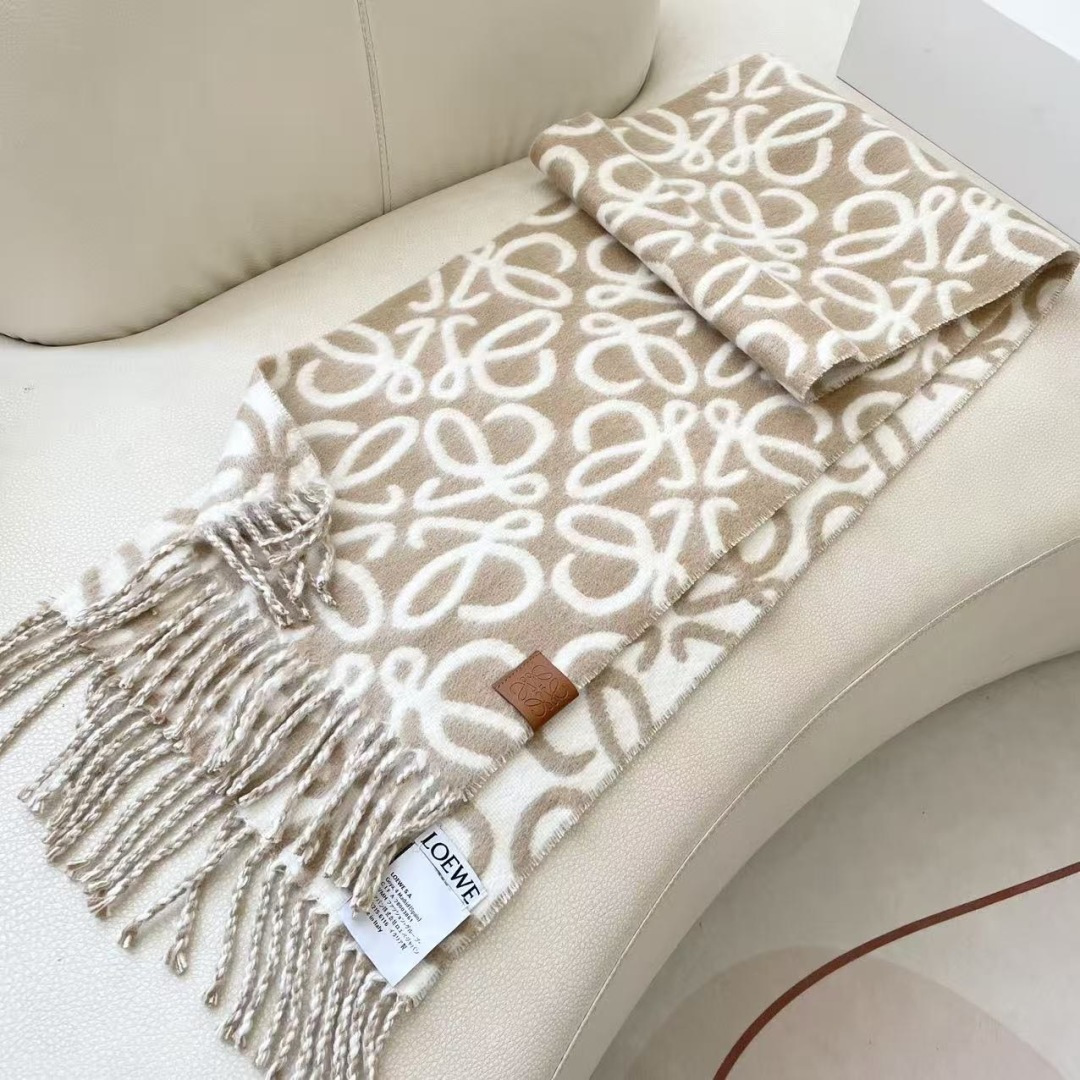 👑👑顶级原单中性款‼️罗意威【LW条纹长巾】很幸運拿到這個品牌的東西，真的不多見，很少在國內做訂單，款式