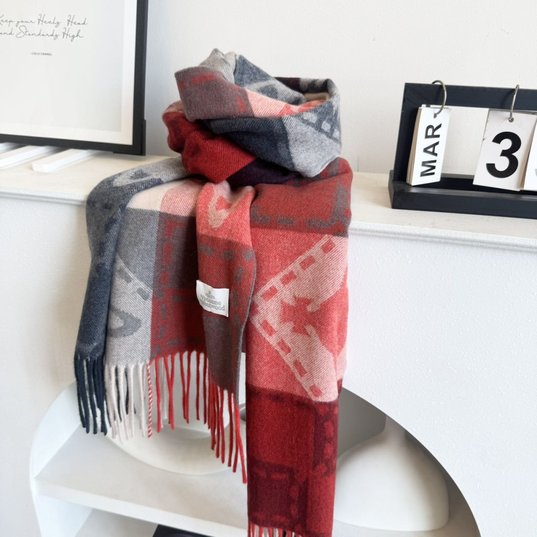 🆕𝐕𝐢𝐯𝐢𝐞𝐧𝐧𝐞 𝐖𝐞𝐬𝐭𝐰𝐨𝐨𝐝🪐✨经典大土星围巾 vivienne westwood西太后土星 英