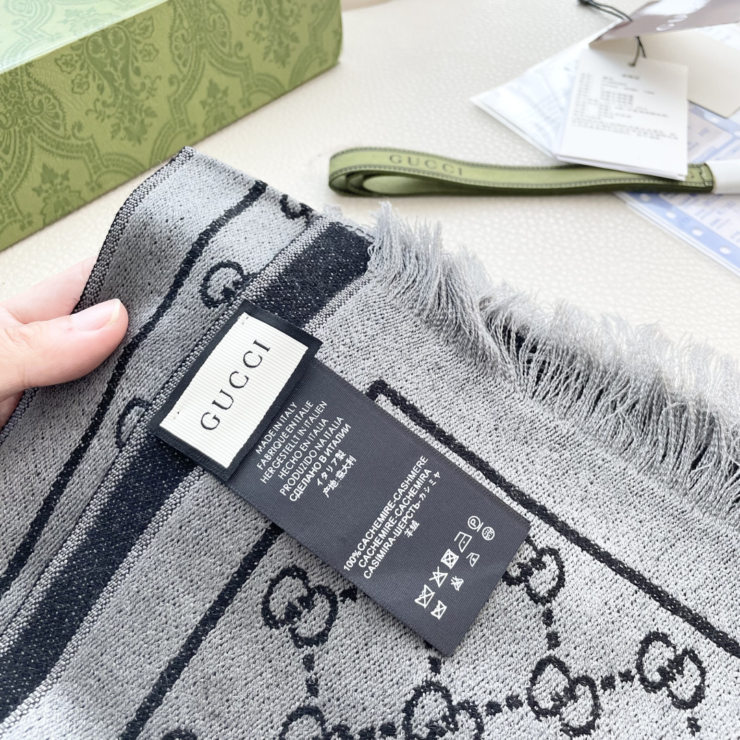 Gucci · 古奇经典羊绒披肩围巾❗来个硬货.麻溜的安排上.纯正出口❗原订单已经交货一批，其中一批刚过