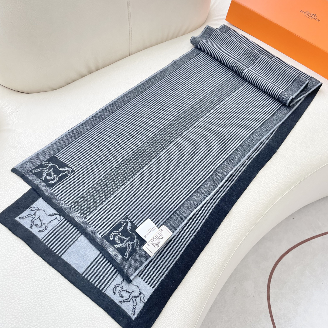 爆款上新 情侣款👍👍爱马仕独家牛货🐂 奢华尽在尺寸之间，高端品质‼️具有超高羊绒品质才会被此品牌青睐‼️