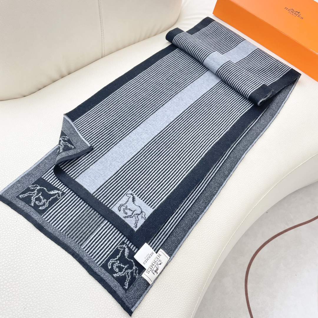 爆款上新 情侣款👍👍爱马仕独家牛货🐂 奢华尽在尺寸之间，高端品质‼️具有超高羊绒品质才会被此品牌青睐‼️