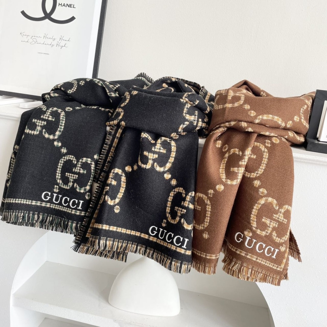Gucci · 古奇经典羊绒披肩围巾❗来个硬货.麻溜的安排上.纯正出口❗原订单已经交货一批，其中一批刚过