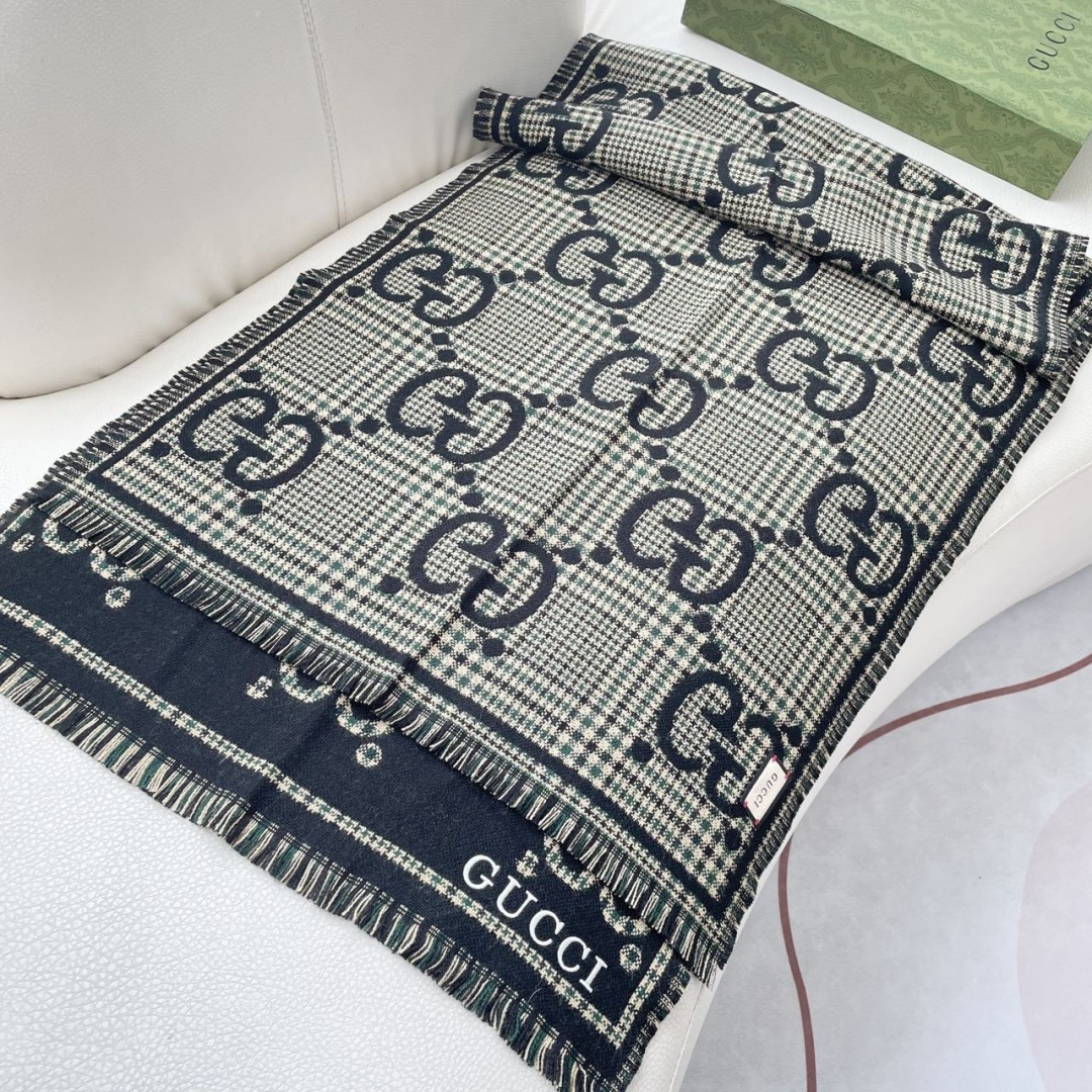 Gucci · 古奇经典羊绒披肩围巾❗来个硬货.麻溜的安排上.纯正出口❗原订单已经交货一批，其中一批刚过