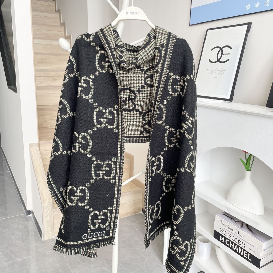 Gucci · 古奇经典羊绒披肩围巾❗来个硬货.麻溜的安排上.纯正出口❗原订单已经交货一批，其中一批刚过