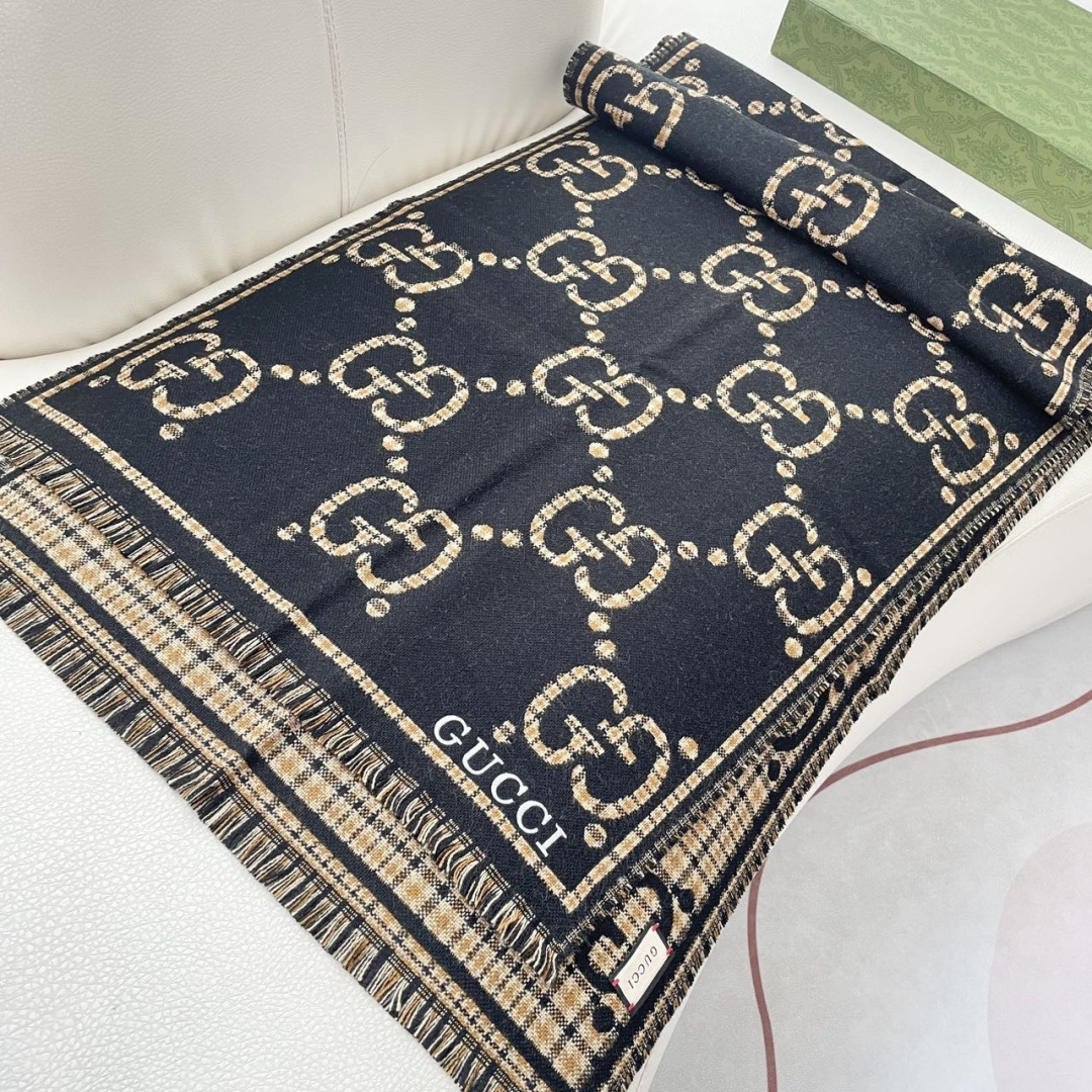 Gucci · 古奇经典羊绒披肩围巾❗来个硬货.麻溜的安排上.纯正出口❗原订单已经交货一批，其中一批刚过