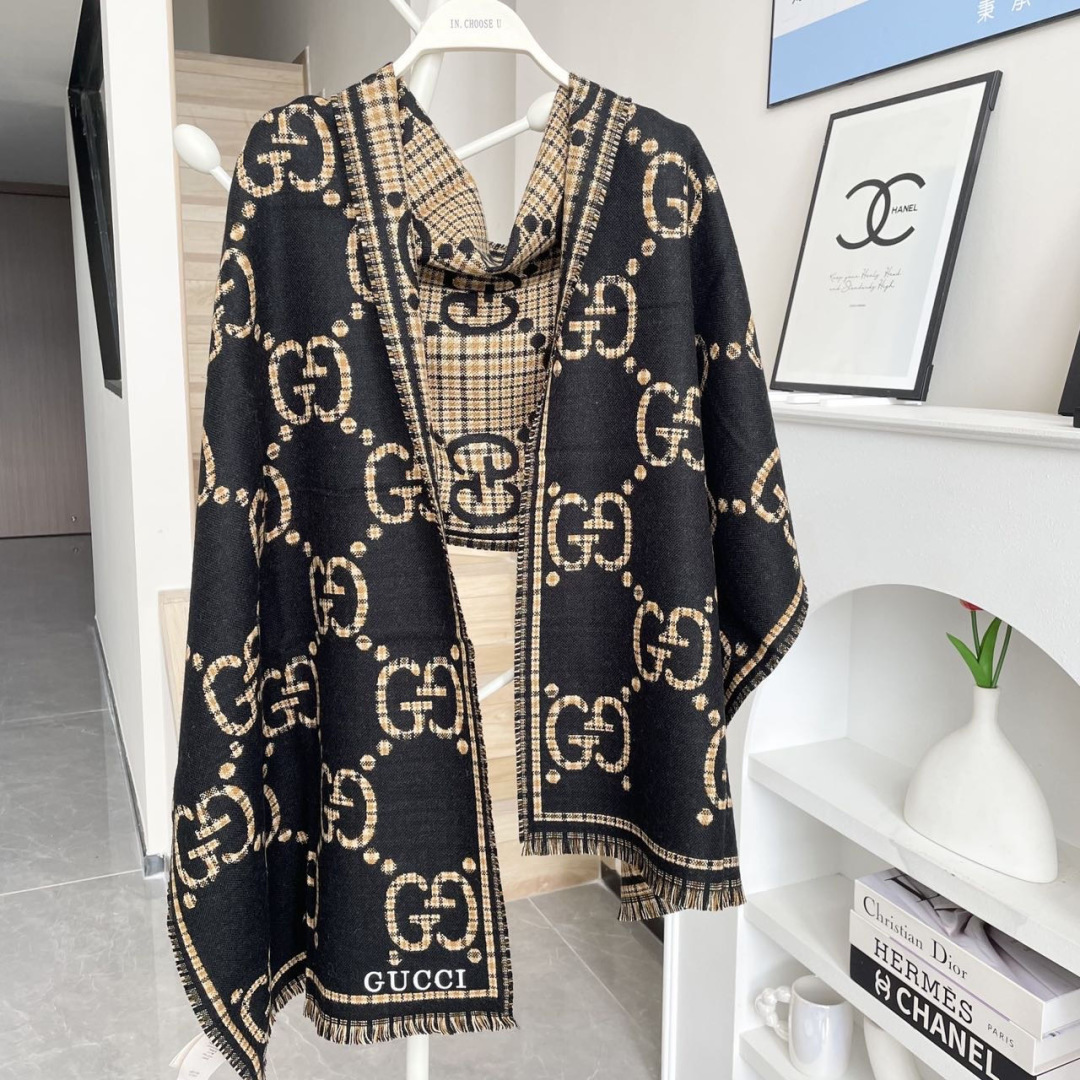 Gucci · 古奇经典羊绒披肩围巾❗来个硬货.麻溜的安排上.纯正出口❗原订单已经交货一批，其中一批刚过