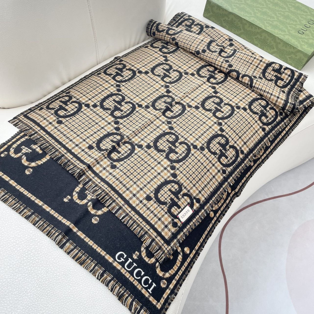 Gucci · 古奇经典羊绒披肩围巾❗来个硬货.麻溜的安排上.纯正出口❗原订单已经交货一批，其中一批刚过