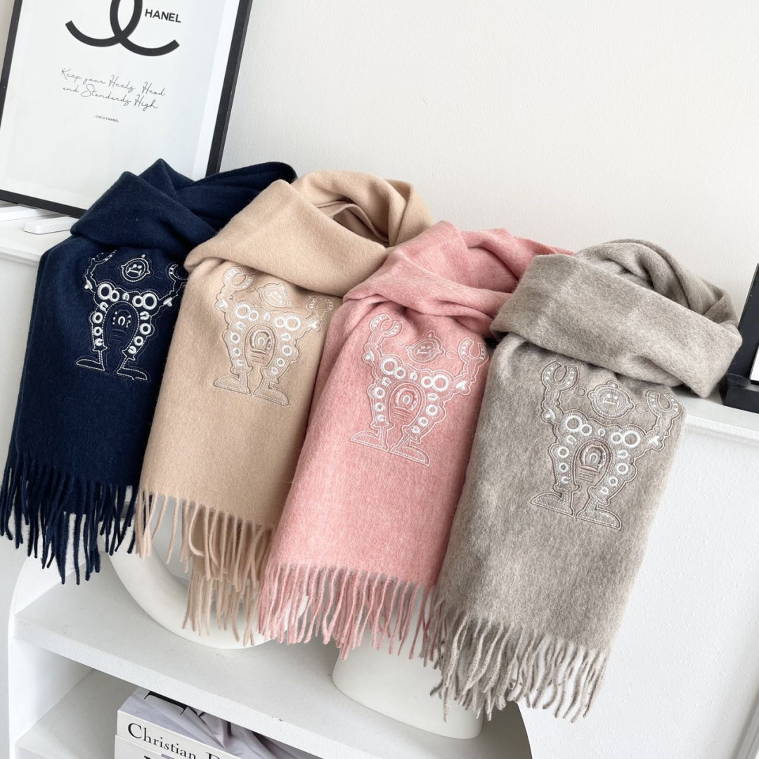 上新2025爱马仕男女款围巾且买且珍惜😍~都是出口订单所以比较难遇❤️东西讲究少而精😍好看的一定要收😎这