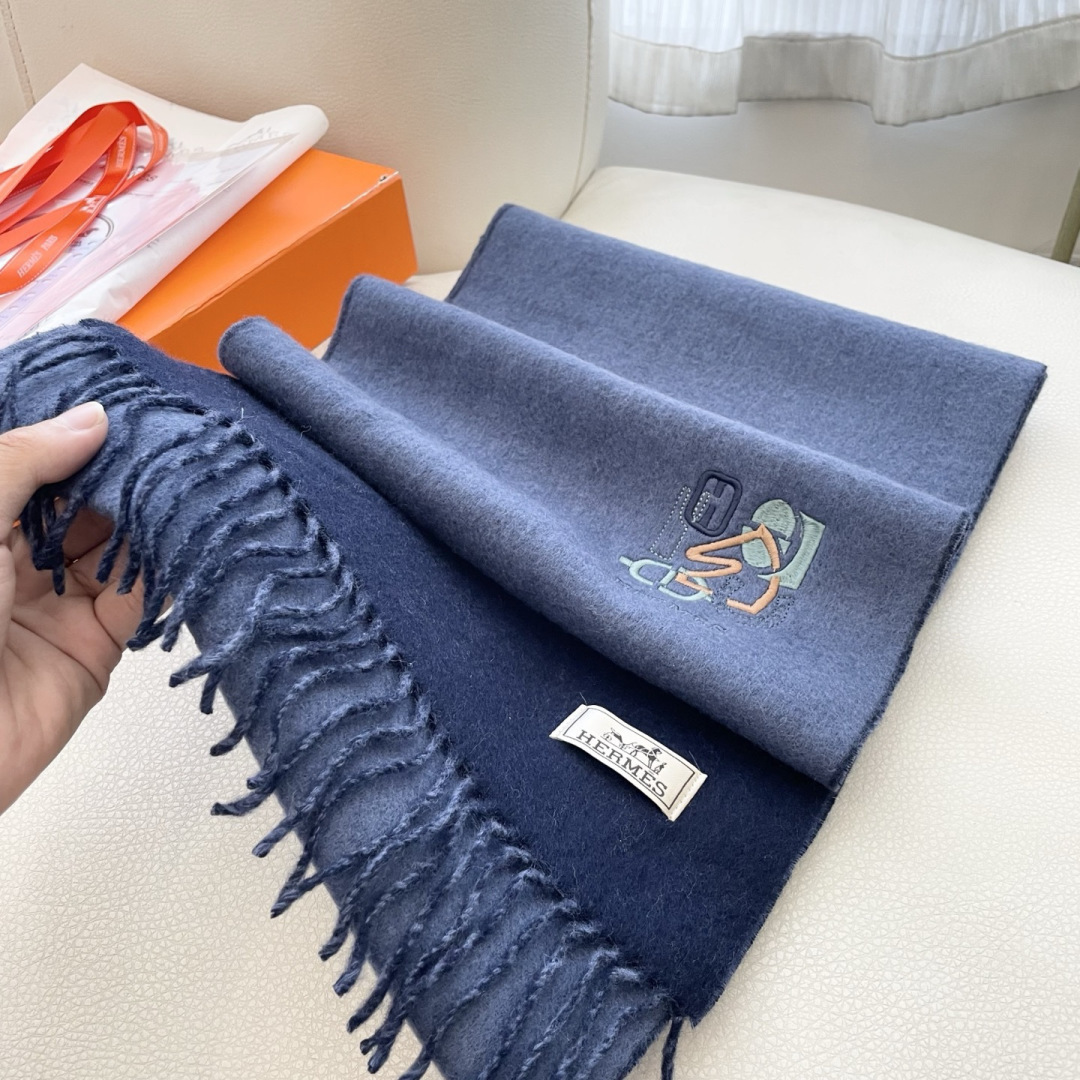 上新2025爱马仕双面男女款围巾且买且珍惜😍~都是出口订单所以比较难遇❤️东西讲究少而精😍好看的一定要收