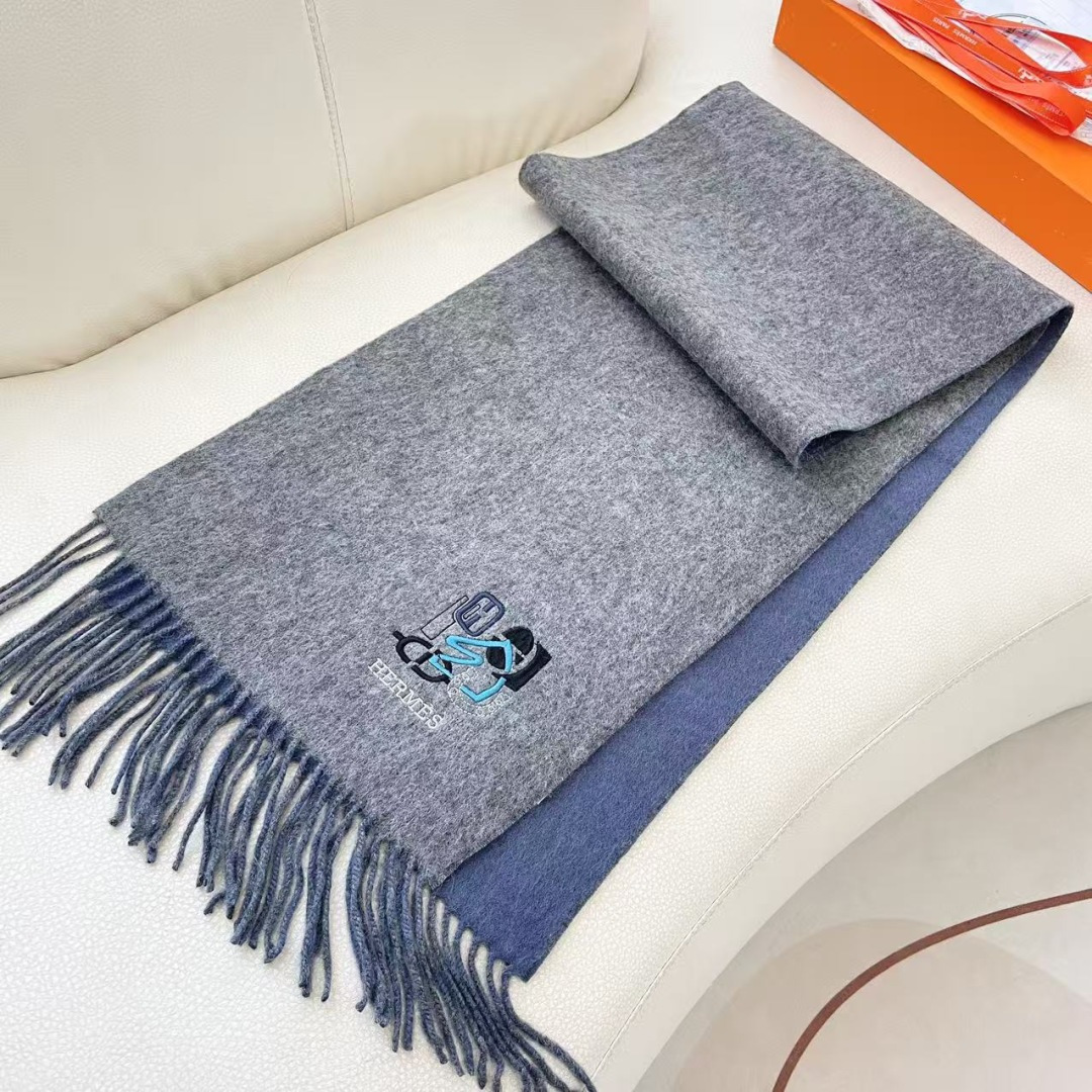 上新2025爱马仕双面男女款围巾且买且珍惜😍~都是出口订单所以比较难遇❤️东西讲究少而精😍好看的一定要收