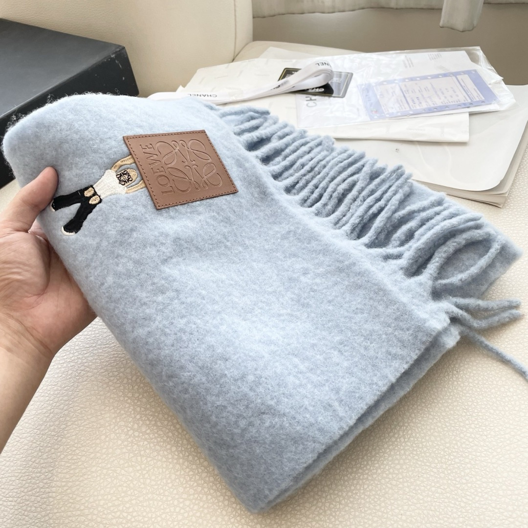 ❤️️2025年罗意威超美新款马海毛围巾！超级推荐入手！】质感好货！主打的马海毛围巾~据说超难买哦！！打