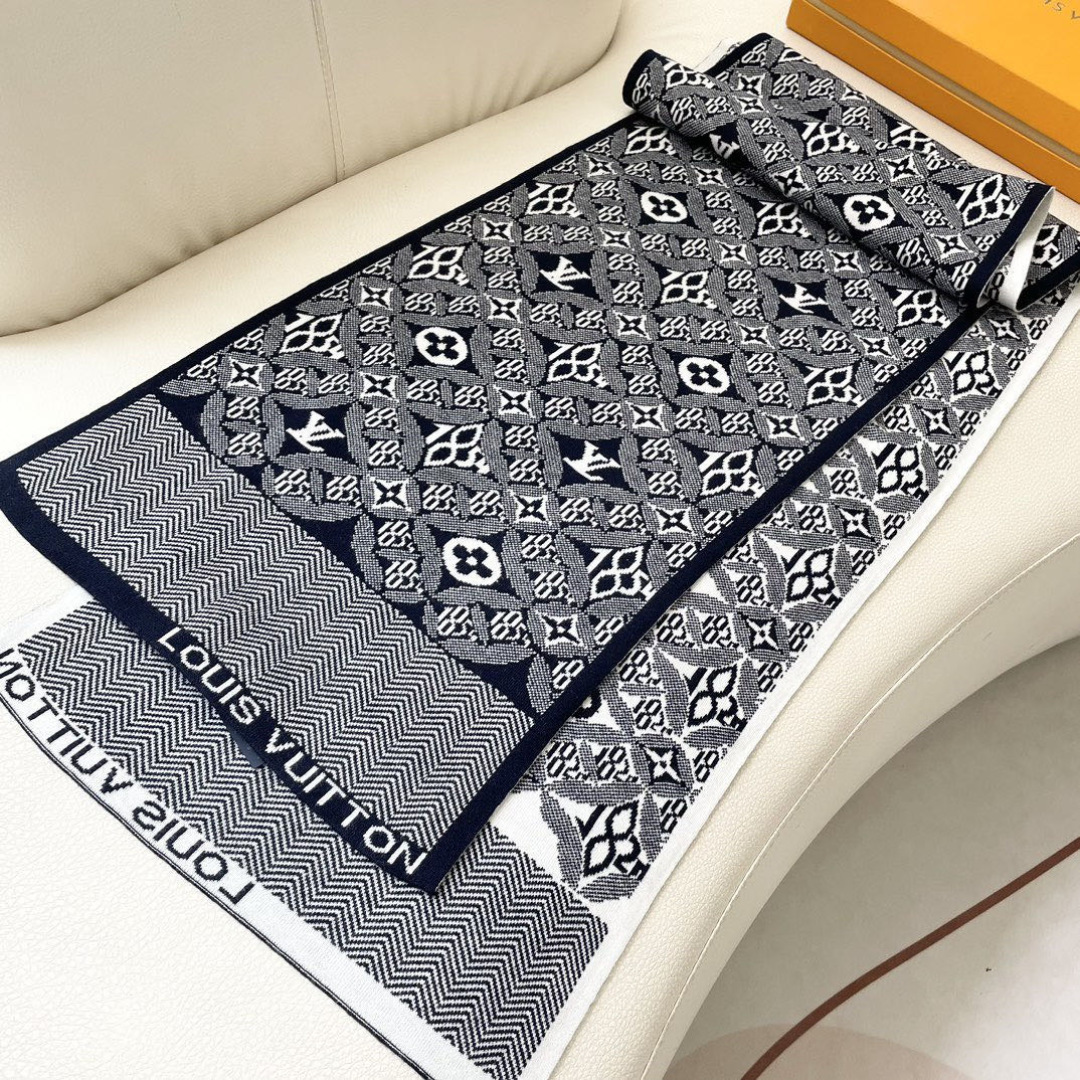 爆款上新 情侣款👍👍LV 独家牛货🐂 奢华尽在尺寸之间，高端品质‼️具有超高羊绒品质才会被此品牌青睐‼️