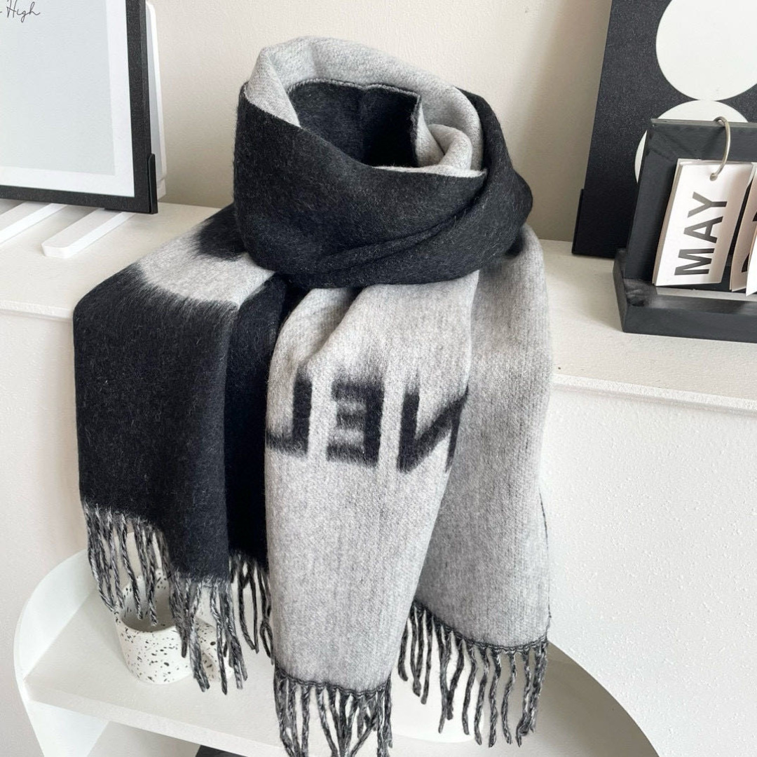 新款 羊绒版本出货啦 重磅推荐‼️CHANEL羊绒长巾👏顶级原单品质旷世绝美【小香披肩】羊绒围巾，顶级高