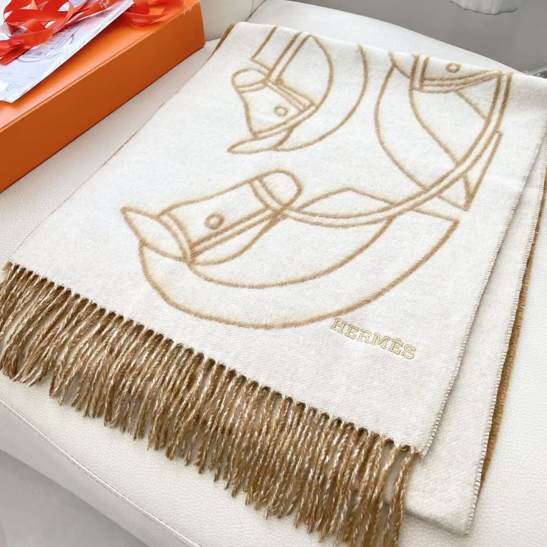 上新2025爱马仕双面男女款围巾且买且珍惜😍~都是出口订单所以比较难遇❤️东西讲究少而精😍好看的一定要收