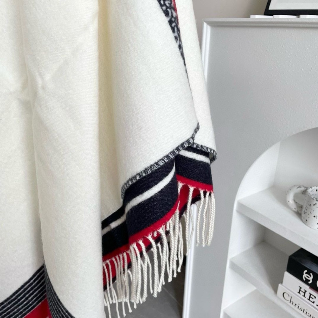 ✨国内最好NO.1❗️~即将火爆代购圈，今年大披肩真的好火爆。，因为实物真的很震撼，绝逼好东西👍❗️Di