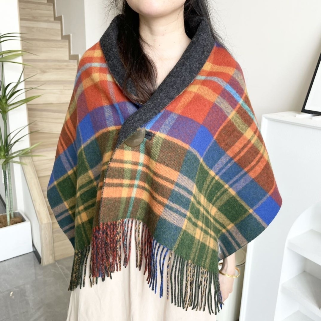 vivienne西太后 可披肩可围巾终于来啦，性价比爆棚的原单西太后土星双色羊毛围巾温暖又百搭。秋冬羊毛