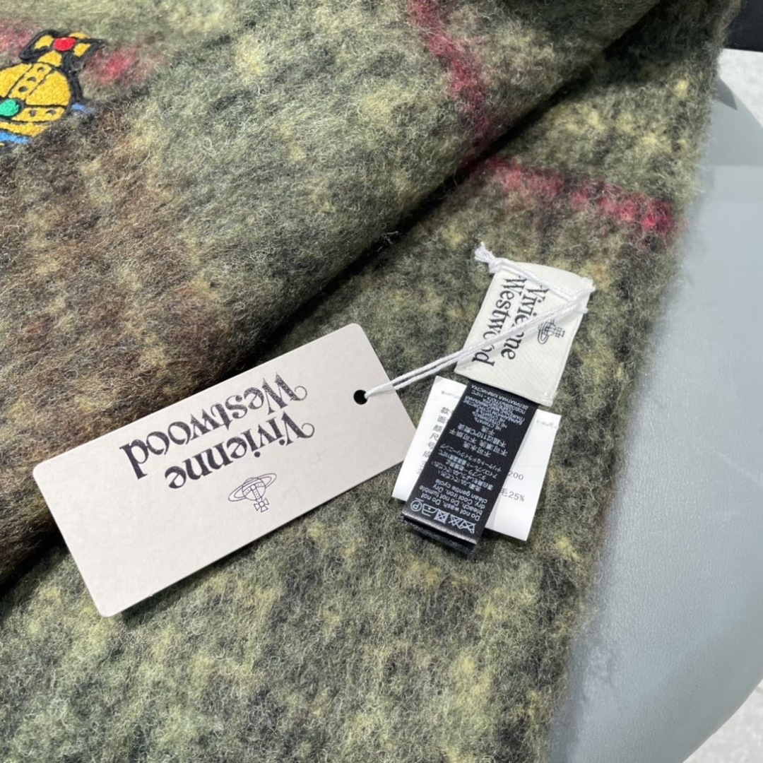 2025小红书走火爆款 𝐕𝐢𝐯𝐢𝐞𝐧𝐧𝐞 𝐖𝐞𝐬𝐭𝐰𝐨𝐨𝐝🪐✨经典大土星马海毛围巾 vivienne w