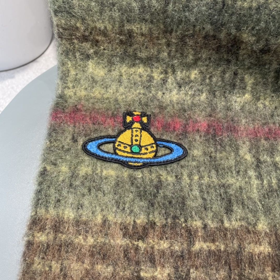 2025小红书走火爆款 𝐕𝐢𝐯𝐢𝐞𝐧𝐧𝐞 𝐖𝐞𝐬𝐭𝐰𝐨𝐨𝐝🪐✨经典大土星马海毛围巾 vivienne w