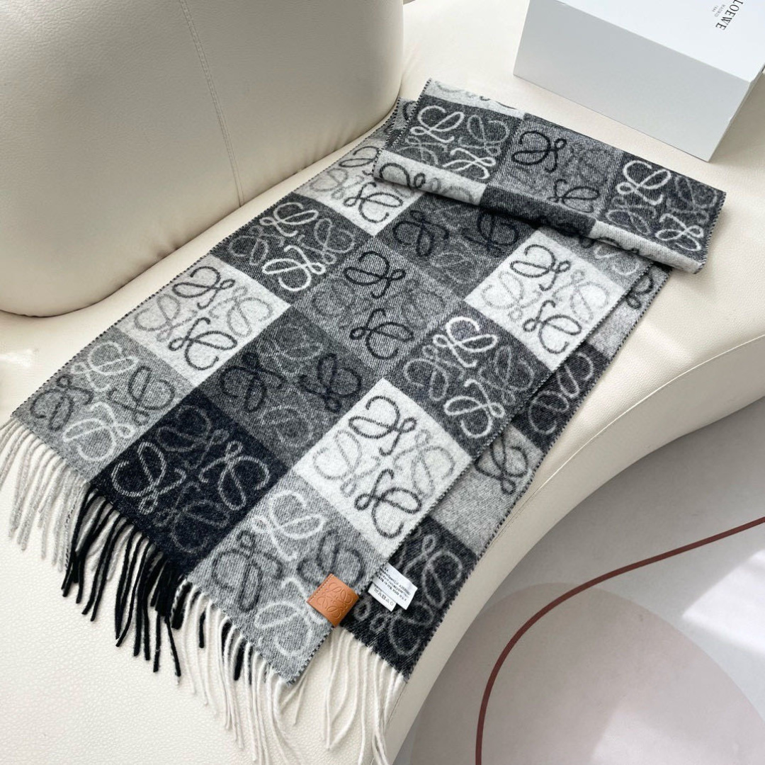 👑👑顶级原单中性款‼️罗意威【LW条纹长巾】很幸運拿到這個品牌的東西，真的不多見，很少在國內做訂單，款式