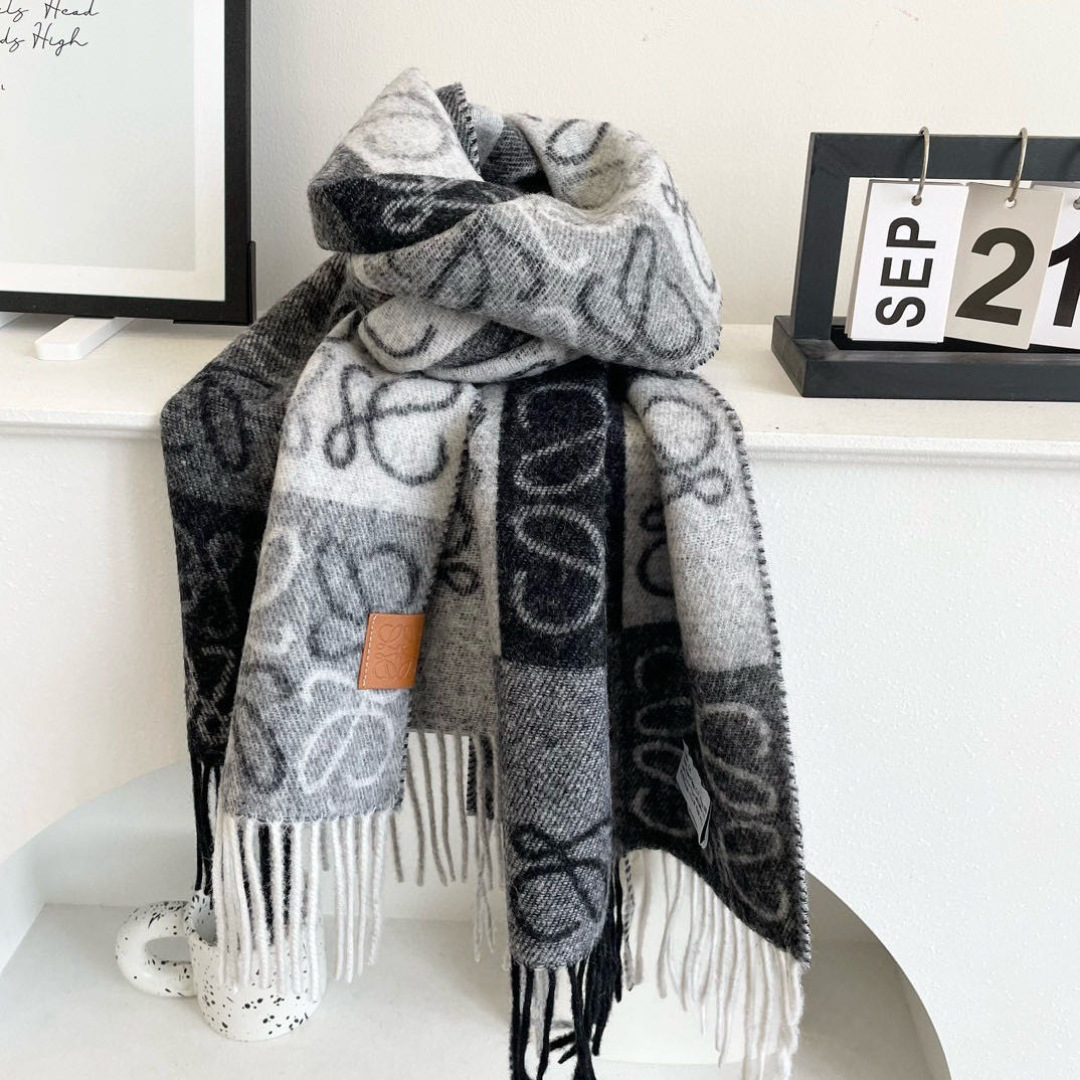 👑👑顶级原单中性款‼️罗意威【LW条纹长巾】很幸運拿到這個品牌的東西，真的不多見，很少在國內做訂單，款式