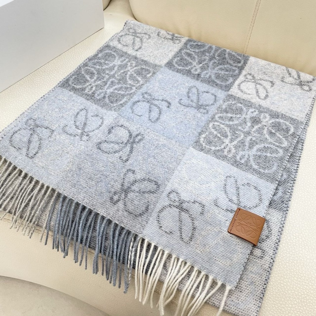 👑👑顶级原单中性款‼️罗意威【LW条纹长巾】很幸運拿到這個品牌的東西，真的不多見，很少在國內做訂單，款式