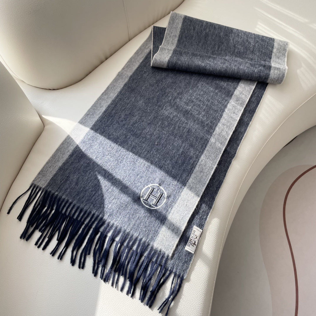 上新2025爱马仕男女款围巾且买且珍惜😍~都是出口订单所以比较难遇❤️东西讲究少而精😍好看的一定要收😎这