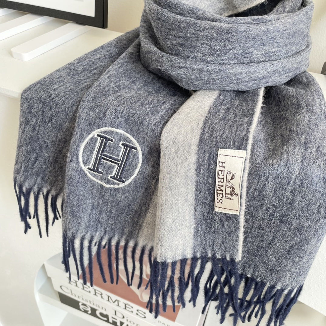 上新2025爱马仕男女款围巾且买且珍惜😍~都是出口订单所以比较难遇❤️东西讲究少而精😍好看的一定要收😎这
