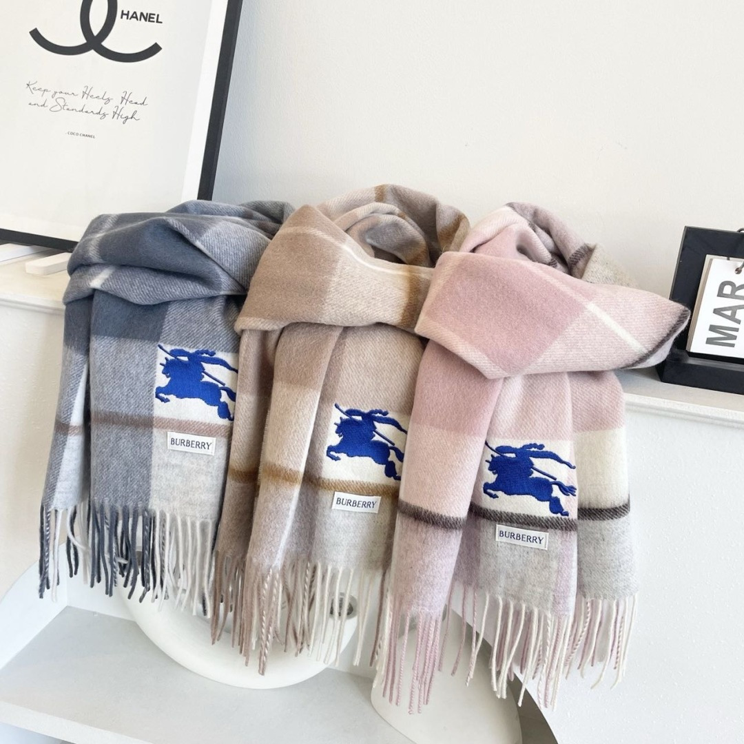 爆款🔺双面羊绒专柜同步 经典设计完美，若隐若现的巴宝利标志，强烈推荐手慢无‼️千万别去专柜买‼️代购就要