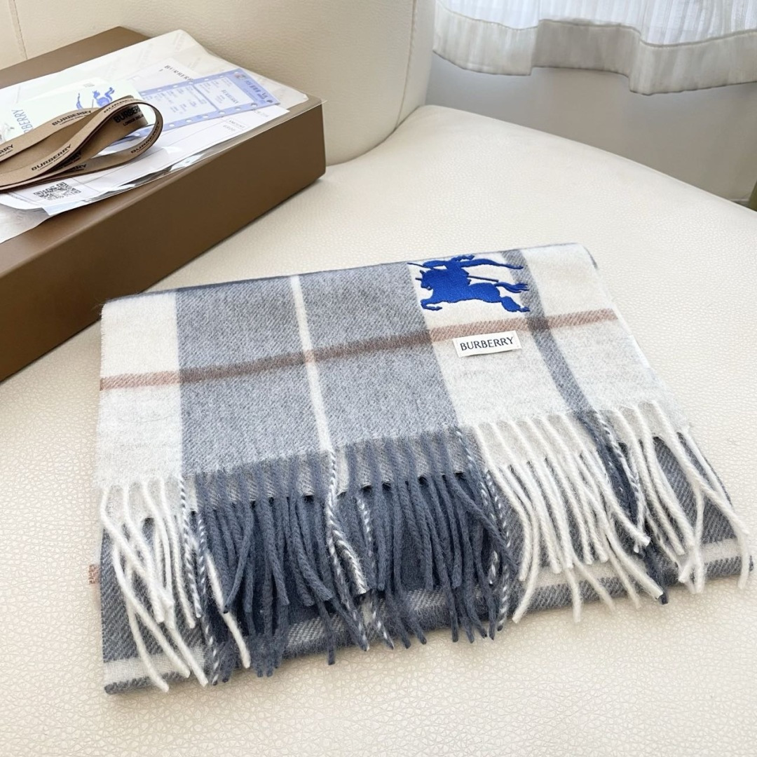 爆款🔺双面羊绒专柜同步 经典设计完美，若隐若现的巴宝利标志，强烈推荐手慢无‼️千万别去专柜买‼️代购就要