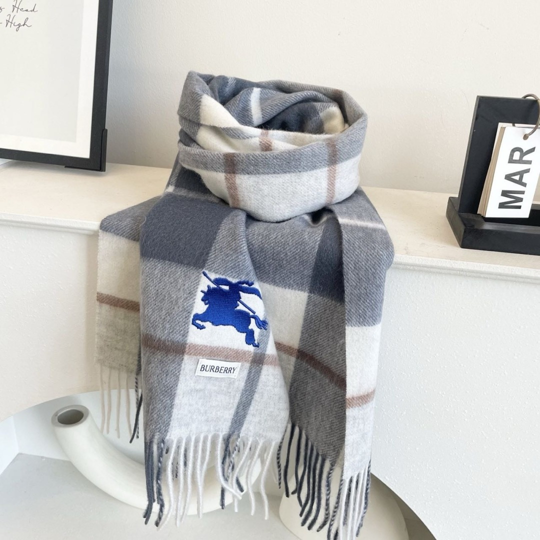 爆款🔺双面羊绒专柜同步 经典设计完美，若隐若现的巴宝利标志，强烈推荐手慢无‼️千万别去专柜买‼️代购就要