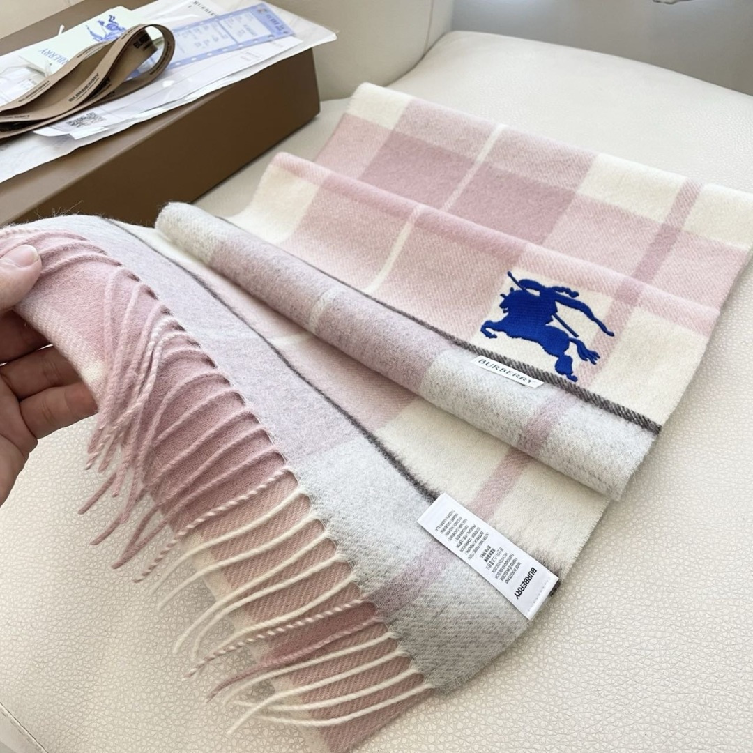 爆款🔺双面羊绒专柜同步 经典设计完美，若隐若现的巴宝利标志，强烈推荐手慢无‼️千万别去专柜买‼️代购就要