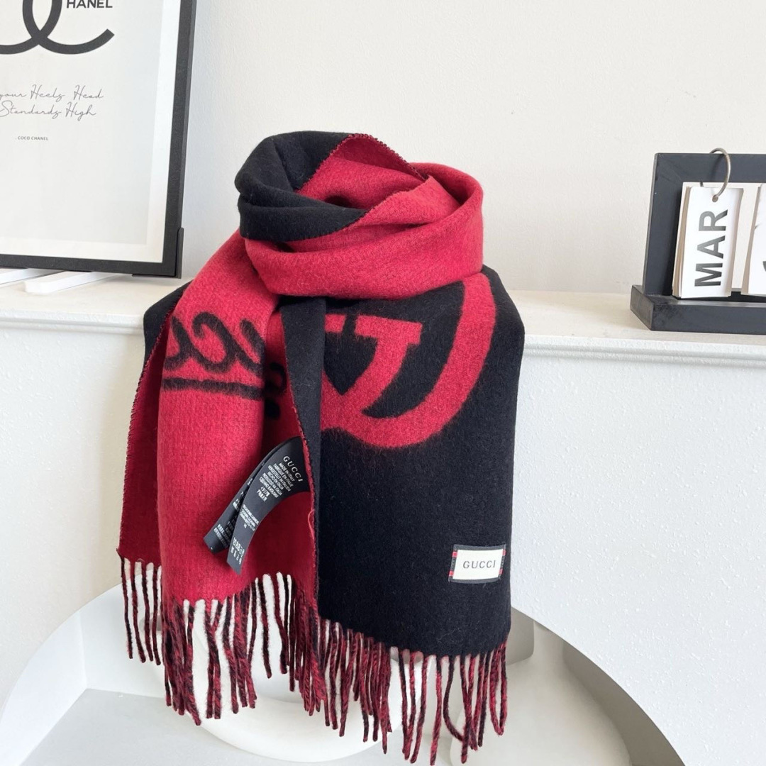 💋2025专柜最新款💨古奇火爆来袭💥🎊顶级色织工艺。此工艺只有大牌纯正代工厂才有的工艺‼️100%顶级羊