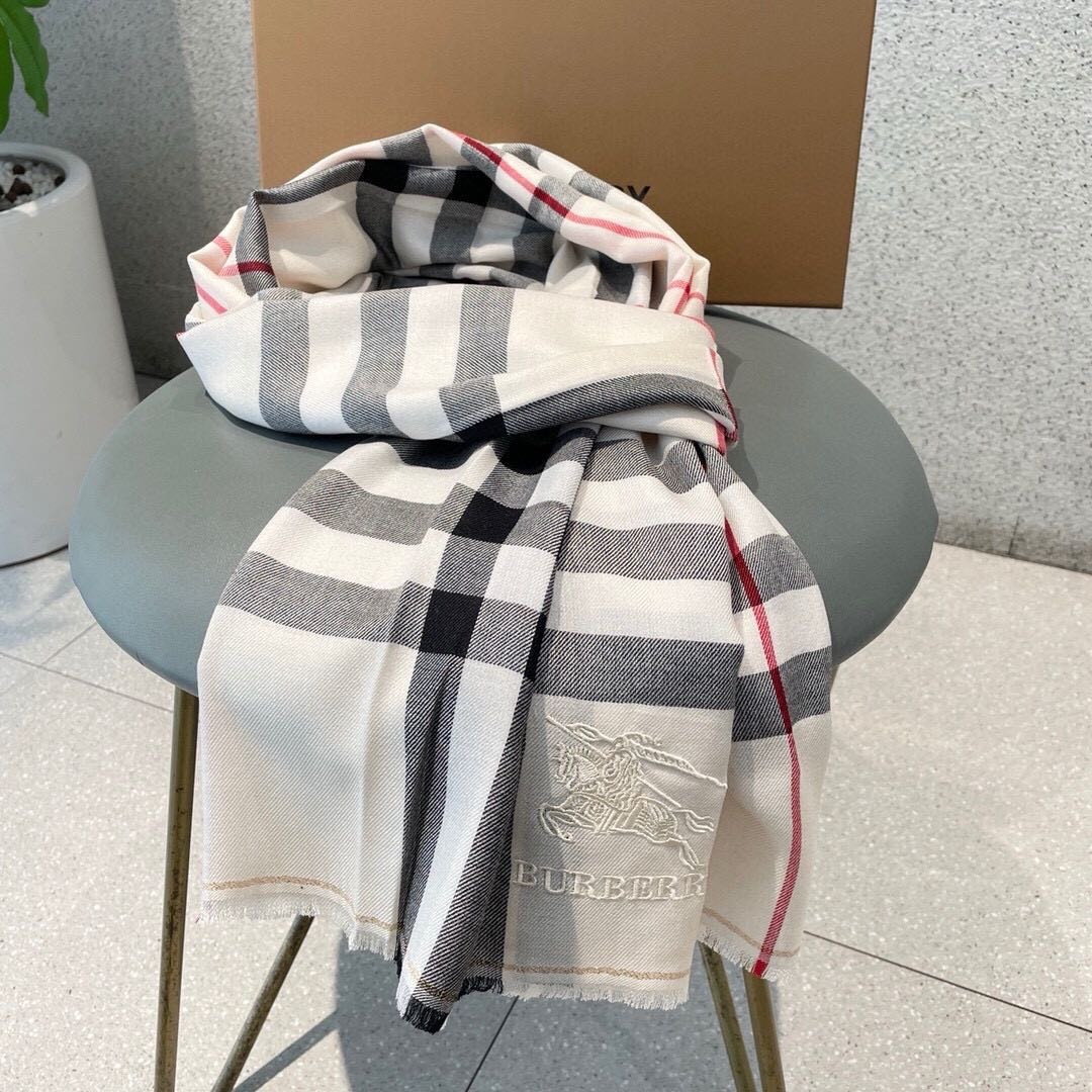 巴宝利💋新款到😍手慢🈚️抢‼️‼️👏💙顶级原单正品旷世绝美顶级高端货👼【绝对值得珍藏👍】👏香奈儿绝美百搭