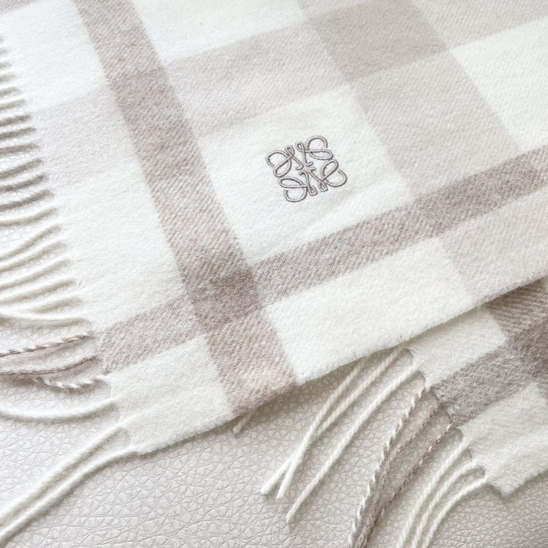 👑👑顶级原单中性款‼️罗意威 很幸運拿到這個品牌的東西，真的不多見，很少在國內做訂單，款式真的少的可怜❗