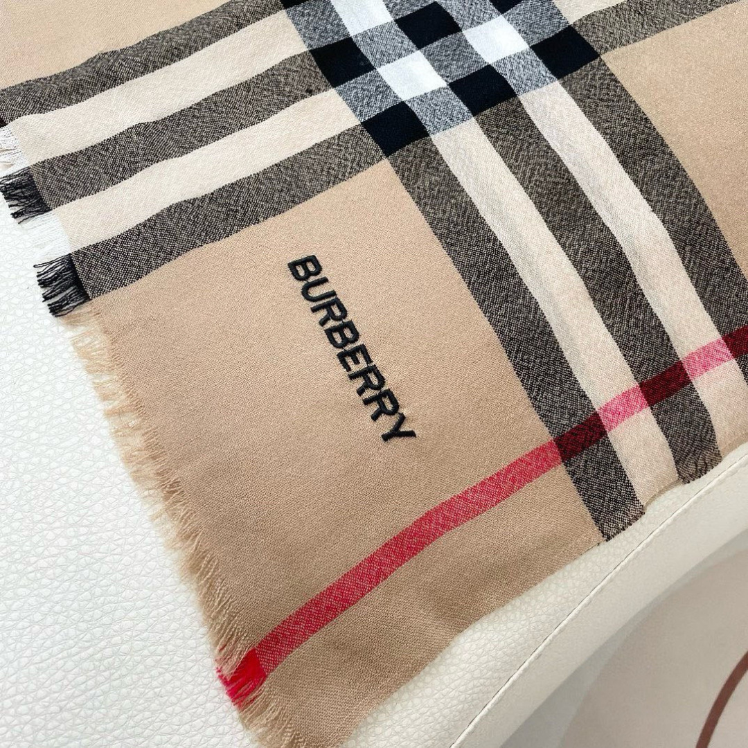 【徽标格纹】羊绒长巾⚜️bur殿堂级御用推荐❗️出口英国的订单！最新经典混纺系列。来的太是时候了❗️非常