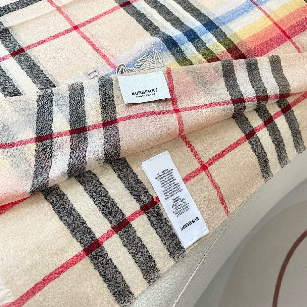 【徽标格纹】羊绒长巾⚜️bur殿堂级御用推荐❗️出口英国的订单！最新经典混纺系列。来的太是时候了❗️非常